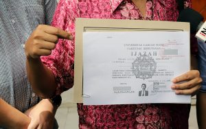 cb6f0b77eb2f992f9848cee96ab823df_1