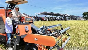 image_bank_2025_04_07_180056.285-prabowo-subianto-panen-raya-di-majalengka-perkuat-ketahanan-pangan-nasional-1