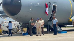 prabowo-serahkan-pesawat-baru-airbus-a400m-ke-panglima-tni-1762142924100_169