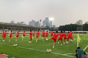 latihan-terbuka-timnas-indonesia-di-stadion-madya-gelora-bun-euhj