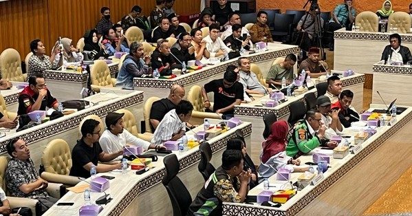 rapat-komisi-v-dpr-dan-perwakilan-driver-ojol-membahas-ruu-transportasi-online-rabu-2152025-anggi-muliawatidetikcom-1747815196195_169