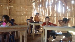 suasana-belajar-siswa-sdn-mboeng-di-desa-kaju-wangi-kecamatan-elar-manggarai-timur-ntt-dok-guru-sdn-mboeng-selviana-lantik-1788835169623_169