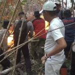 gubernur-jawa-barat-dedi-mulyadi-ikut-memadamkan-api-yang-me-vr1o