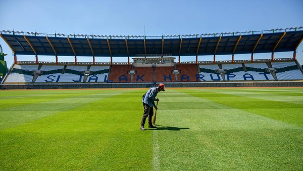 renovasi-telan-rp-155-m-begini-potret-stadion-si-jalak-harupat-1_169